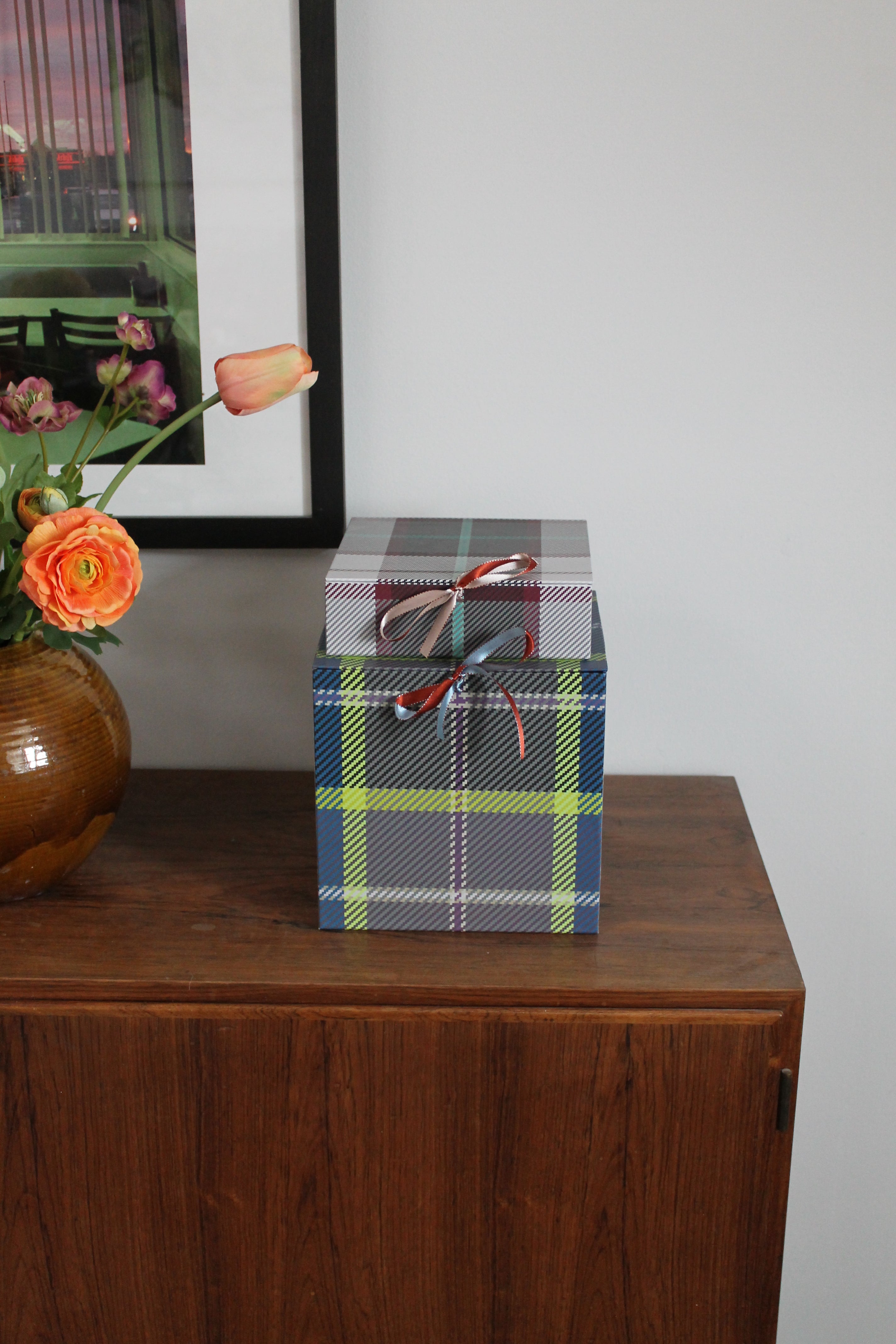 Flat Box, Tartan Grey