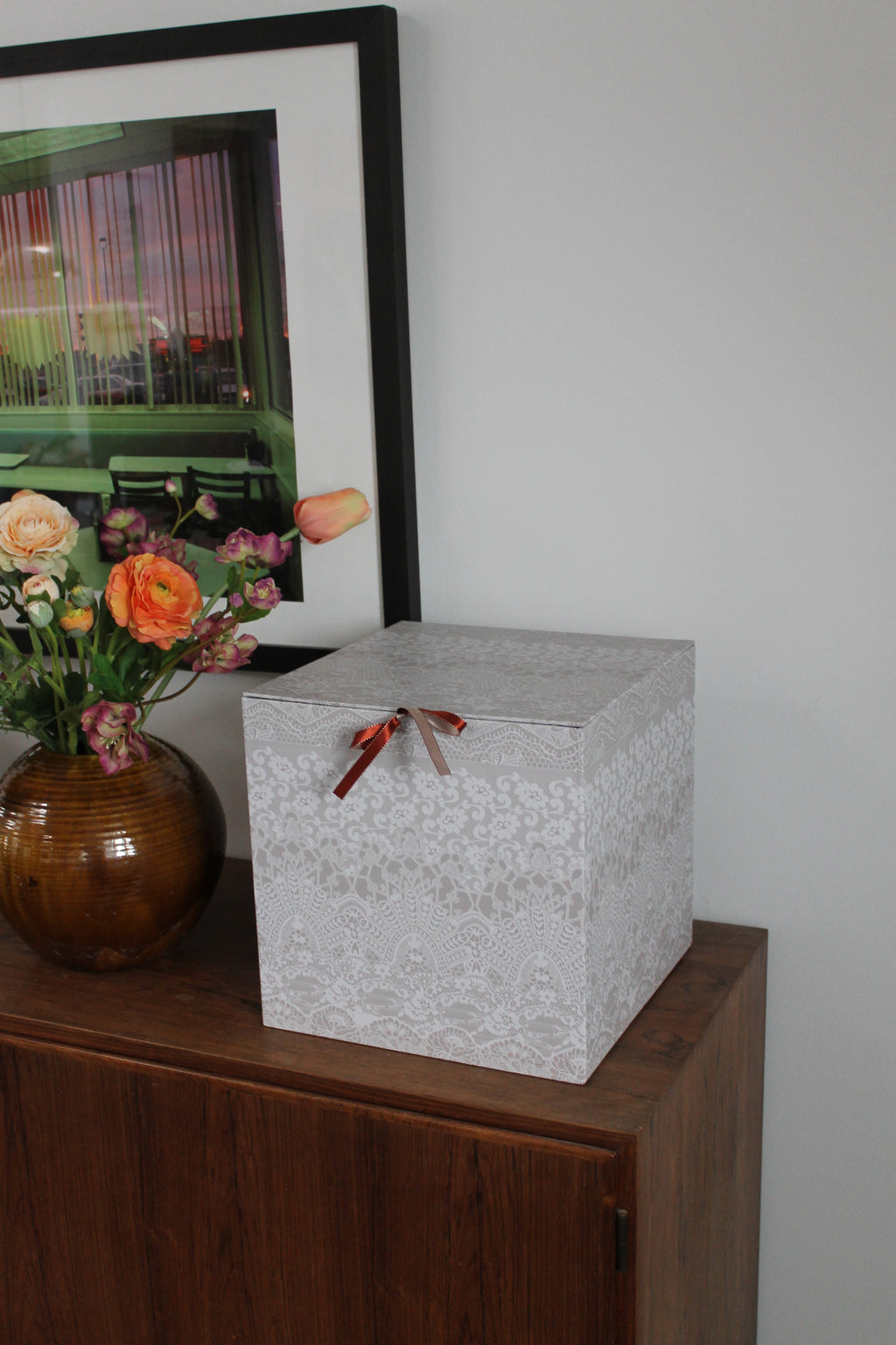 Mega Box, Lace White