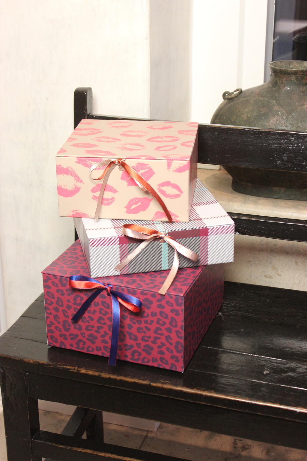 Medium Box, Leo Burgundy
