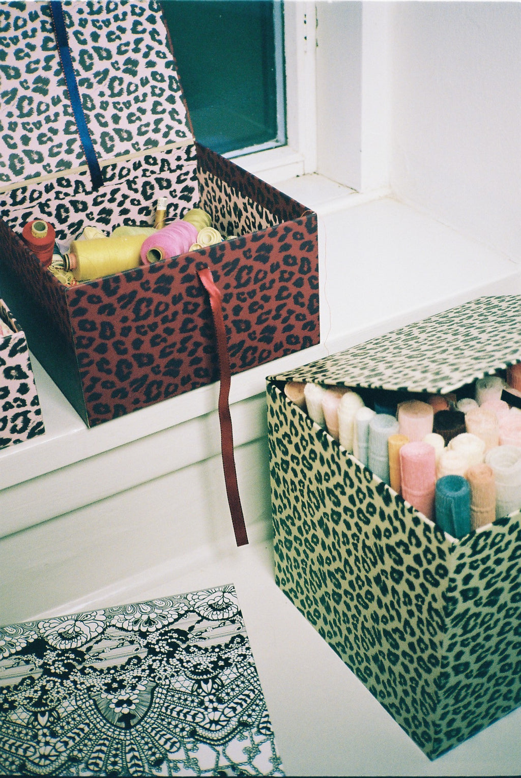 Medium Box, Leo Burgundy